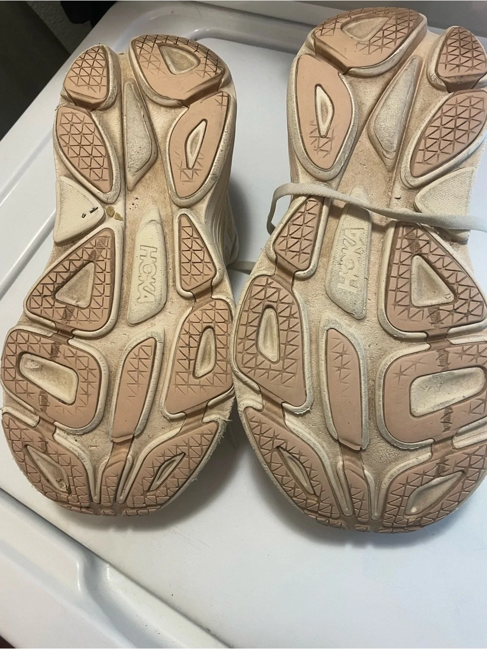 Hoka Women's Neutral Running Shoe - Sand/Cream W Bondi 8